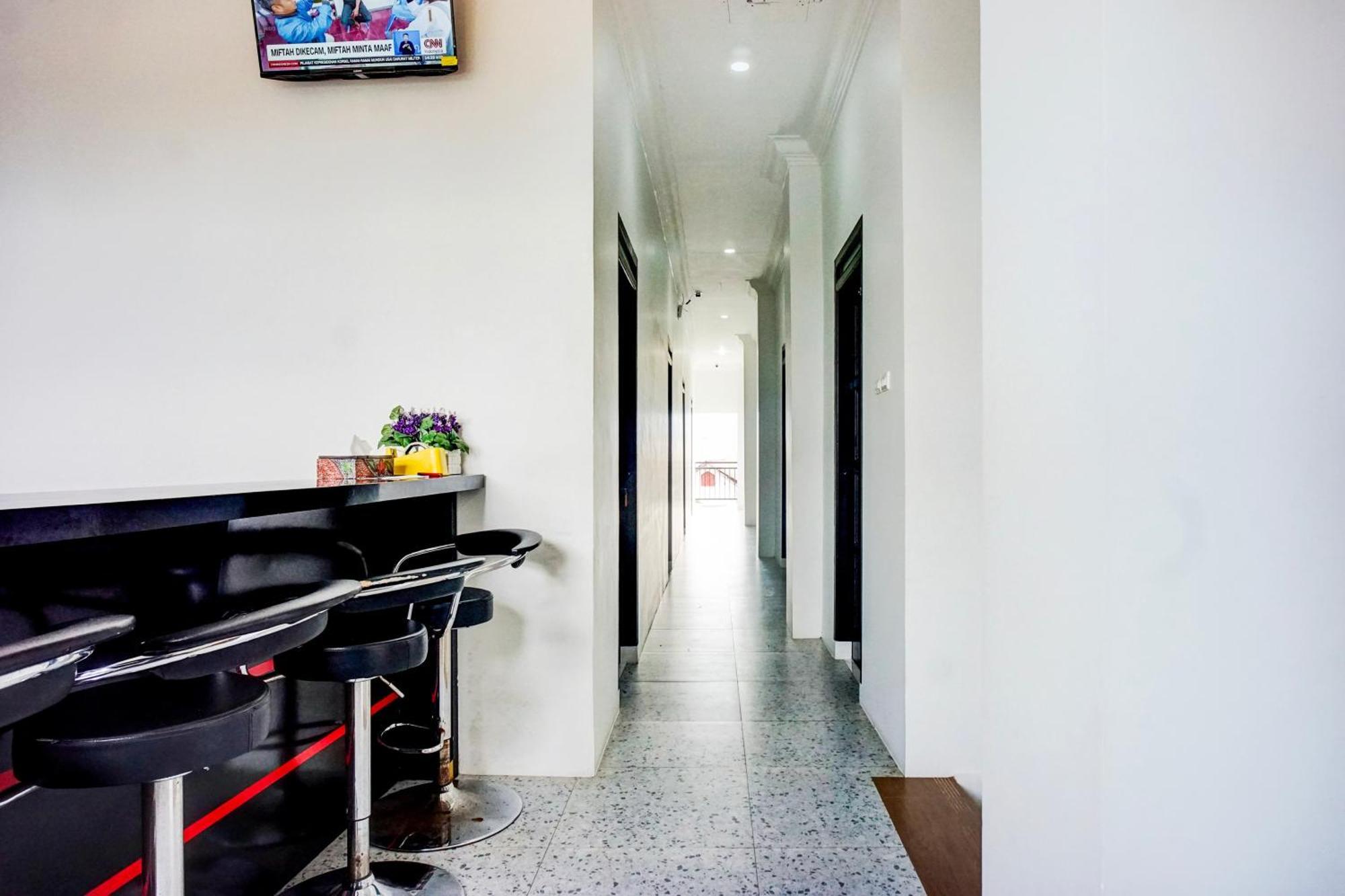 Capital O 94254 Dental Inn Банда-Ачех Экстерьер фото